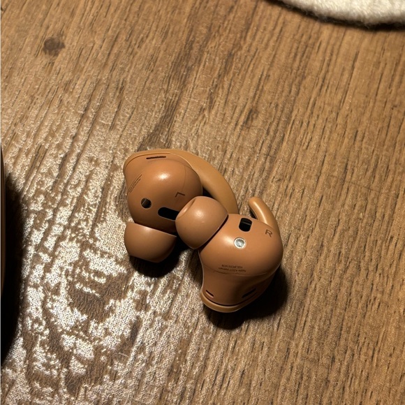 Kim Kardashian Beats Fit Pro Earbuds - Picture 6 of 12